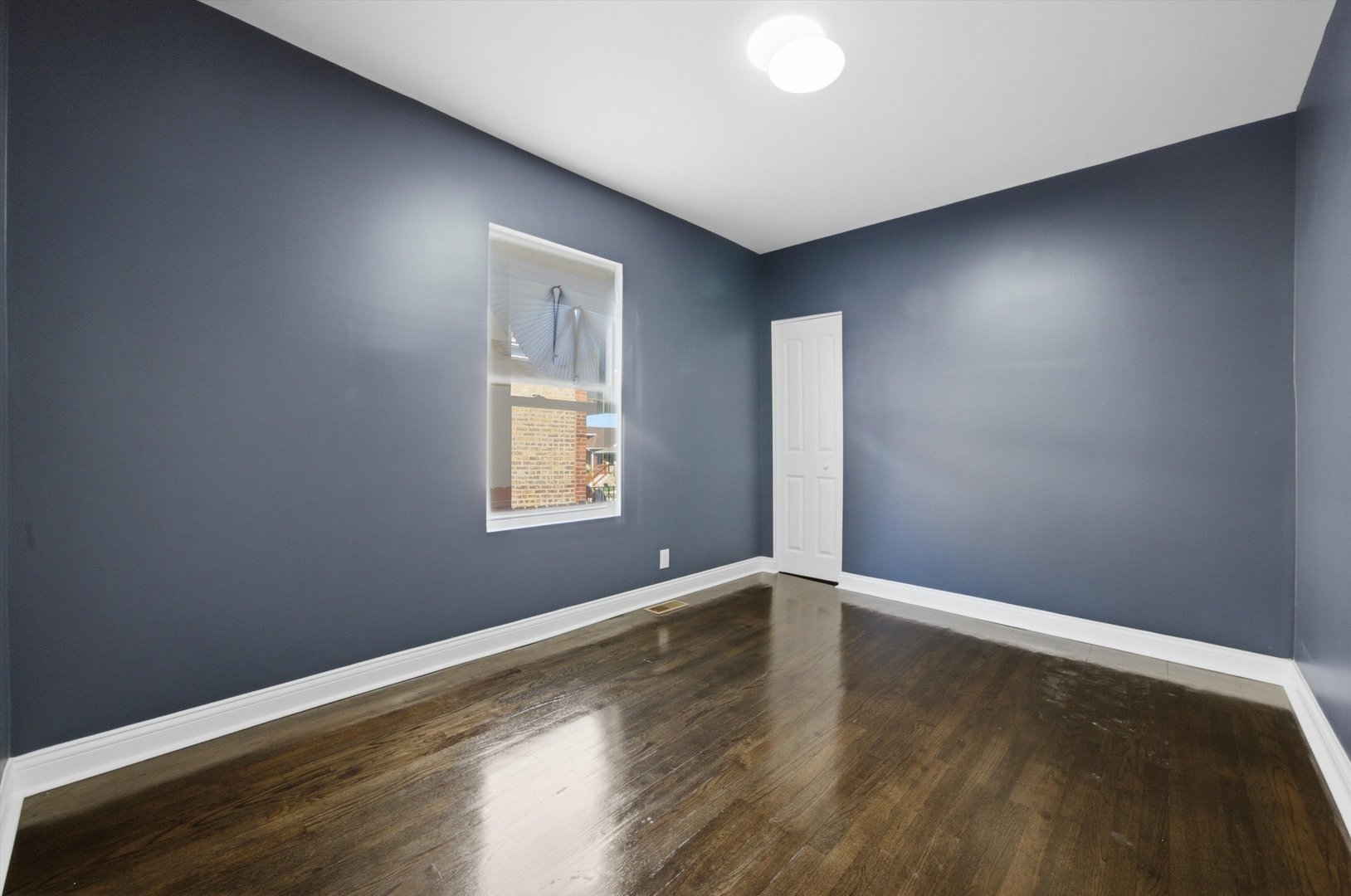 3315 W 61st Street Property Photo 10