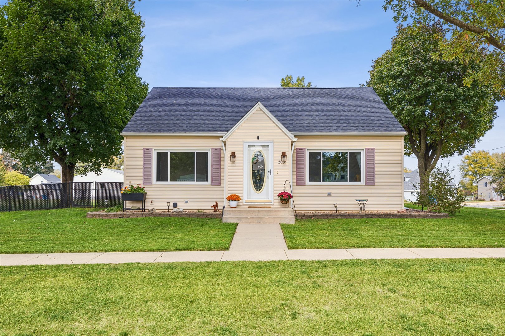 208 Grove Street Property Photo 1