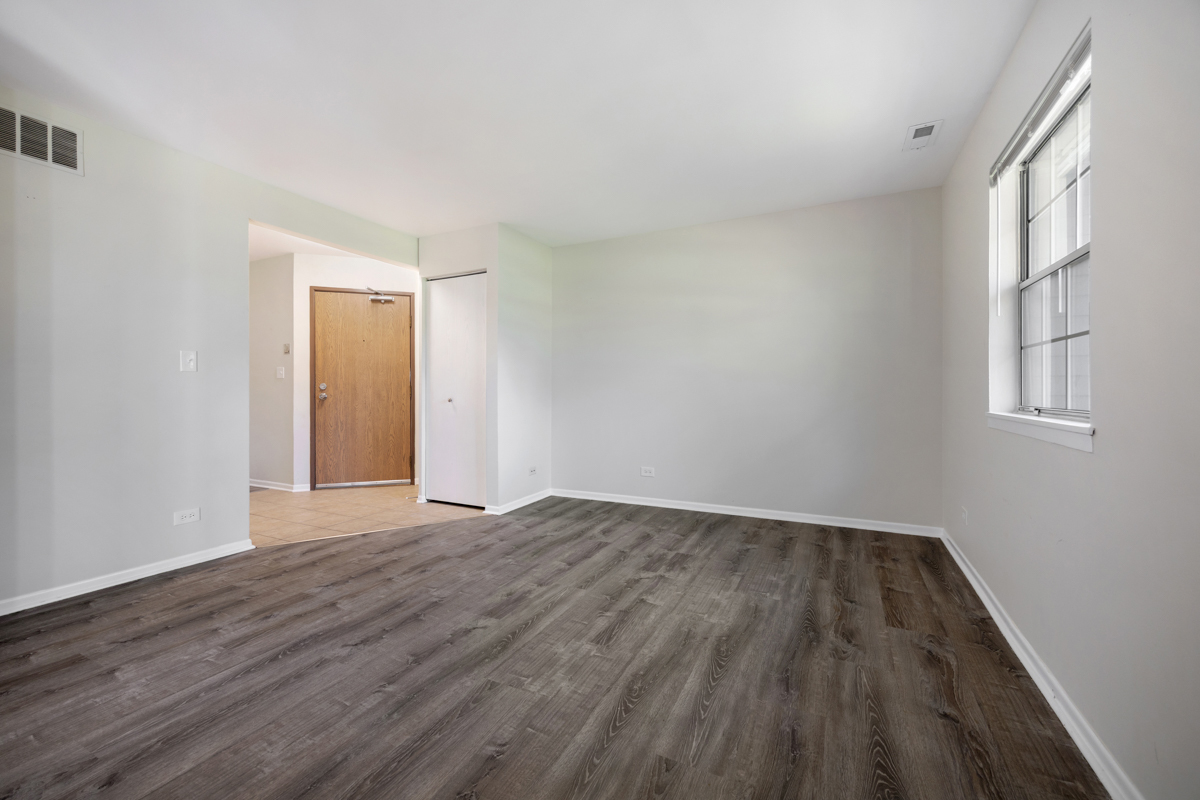 8 Gant Circle B Property Photo 2