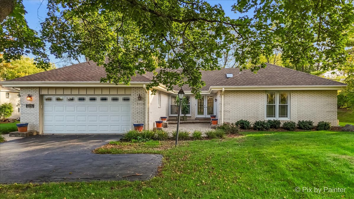 994 Commonwealth Court Property Photo 1