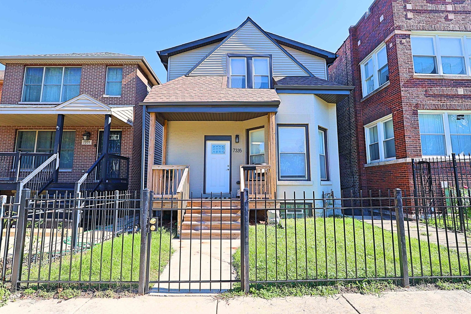 7335 S Greenwood Avenue Property Photo 1