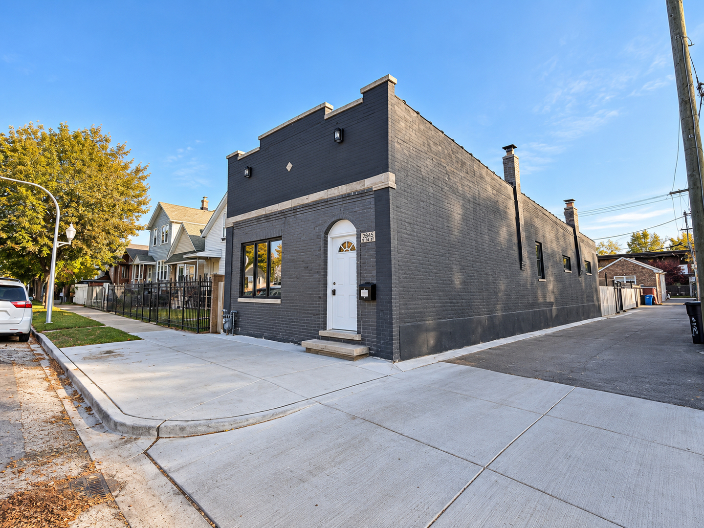 2845 W 36th Street Property Photo 1