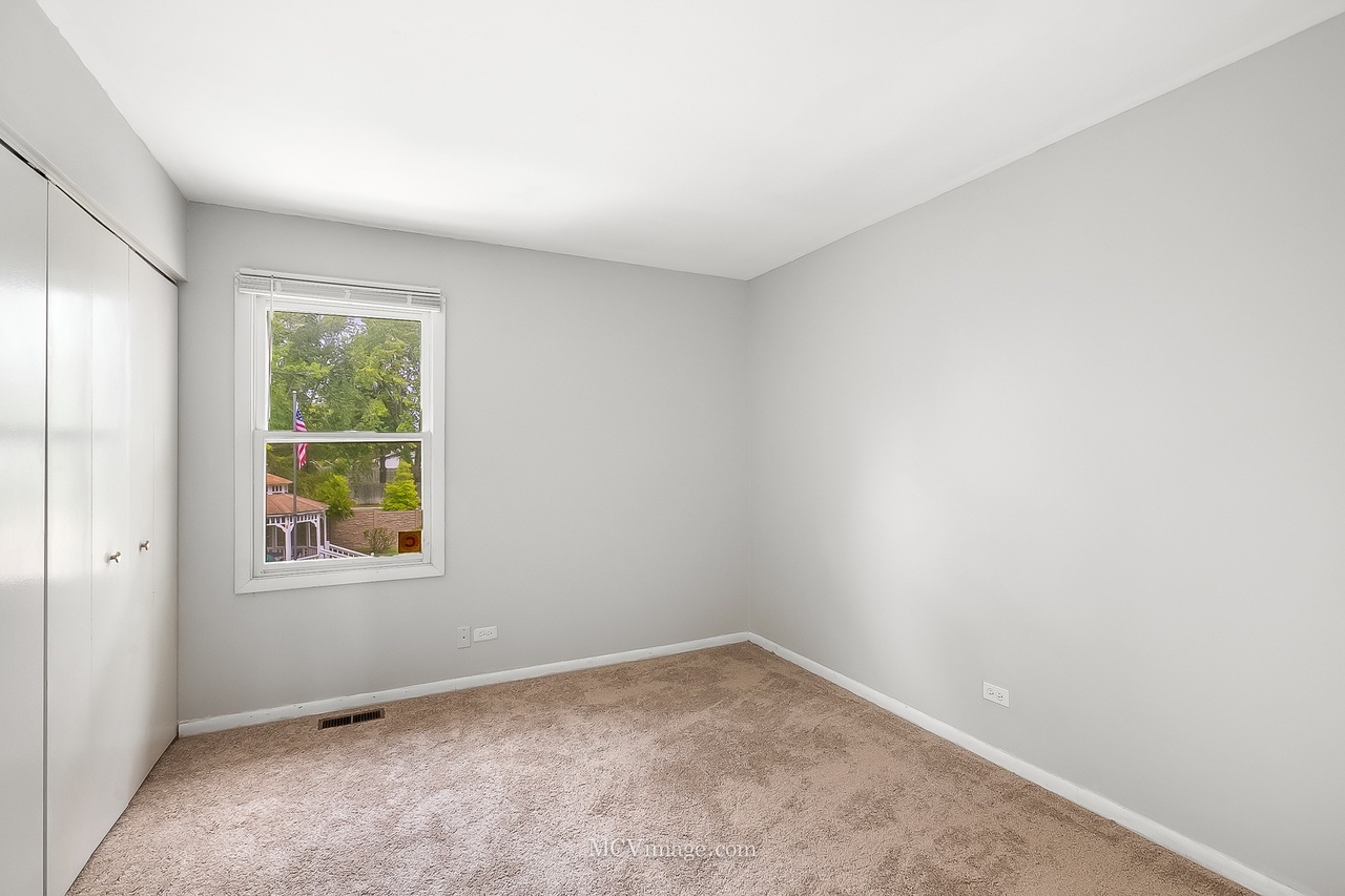 2460 N Crescent Lane Property Photo 4