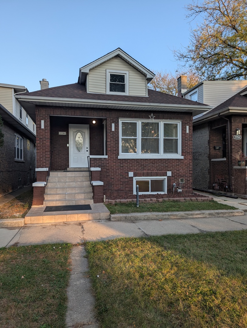 7755 S Calumet Avenue Property Photo 1