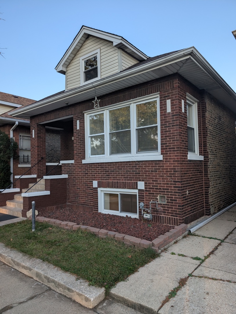 7755 S Calumet Avenue Property Photo 3