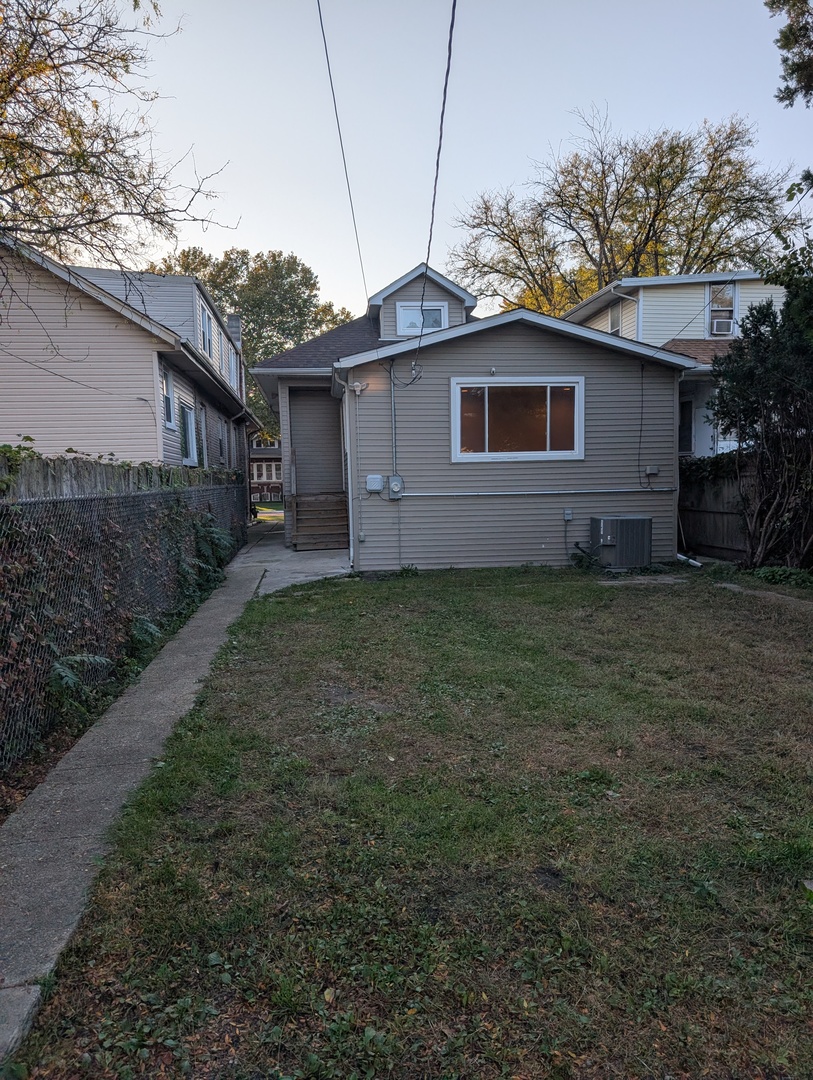 7755 S Calumet Avenue Property Photo 6