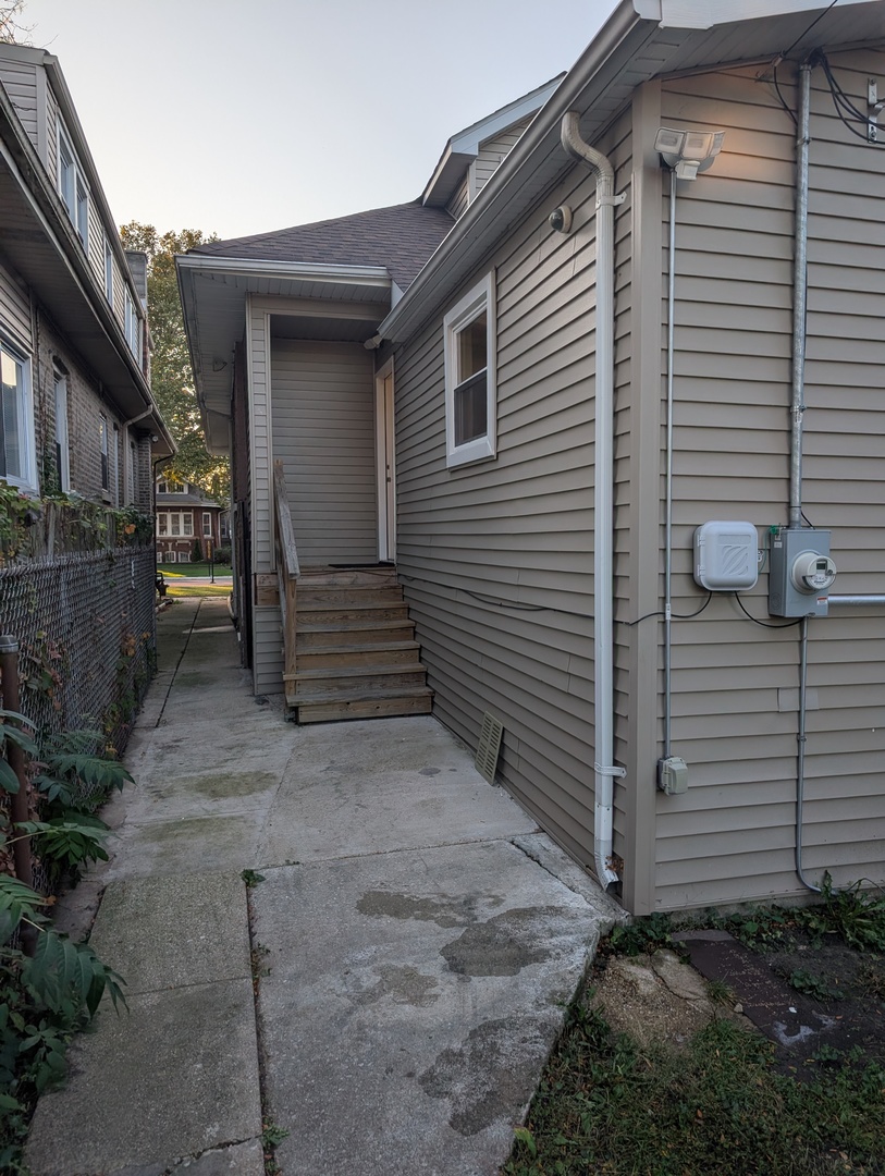 7755 S Calumet Avenue Property Photo 7