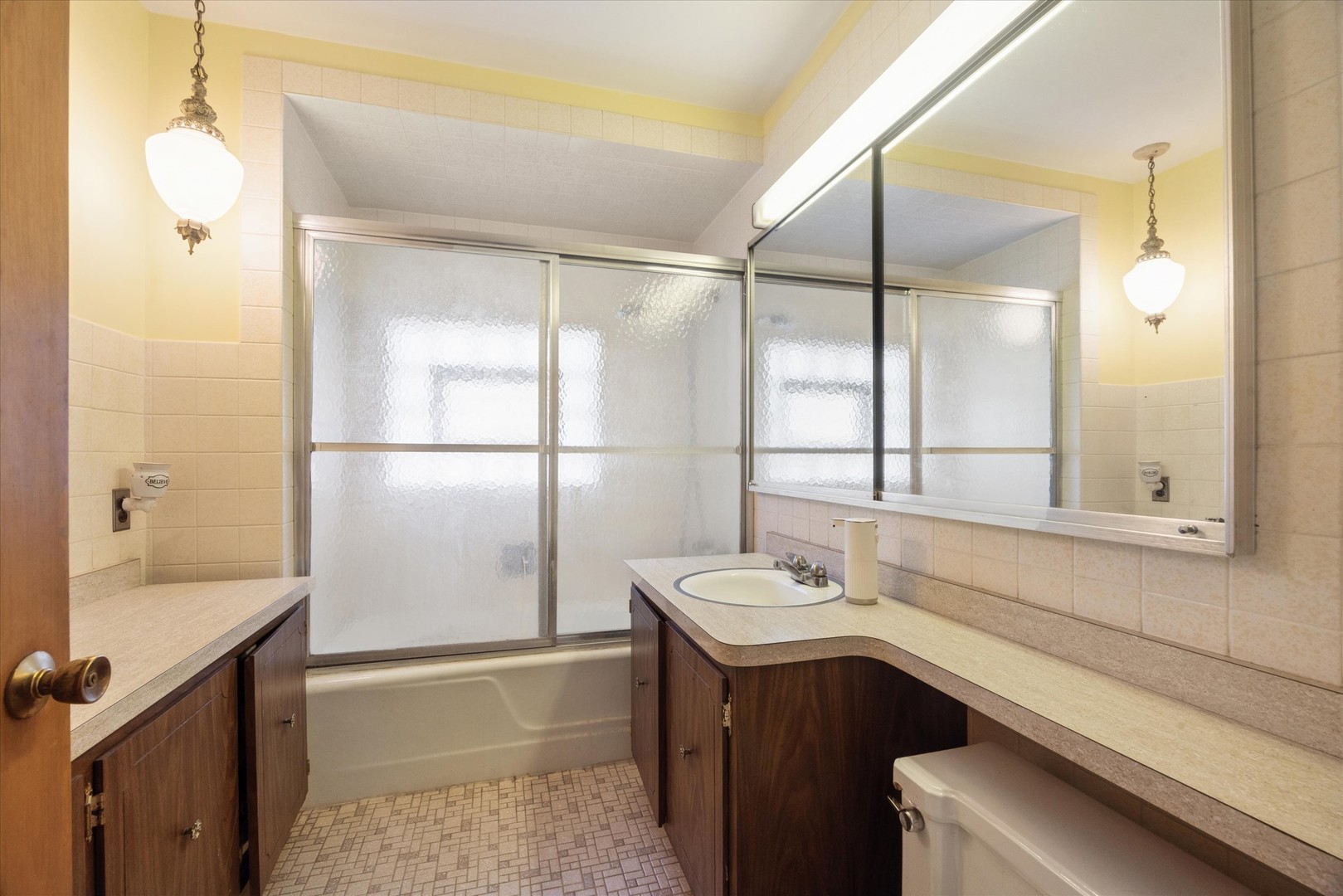 600 Circle Avenue Property Photo 8