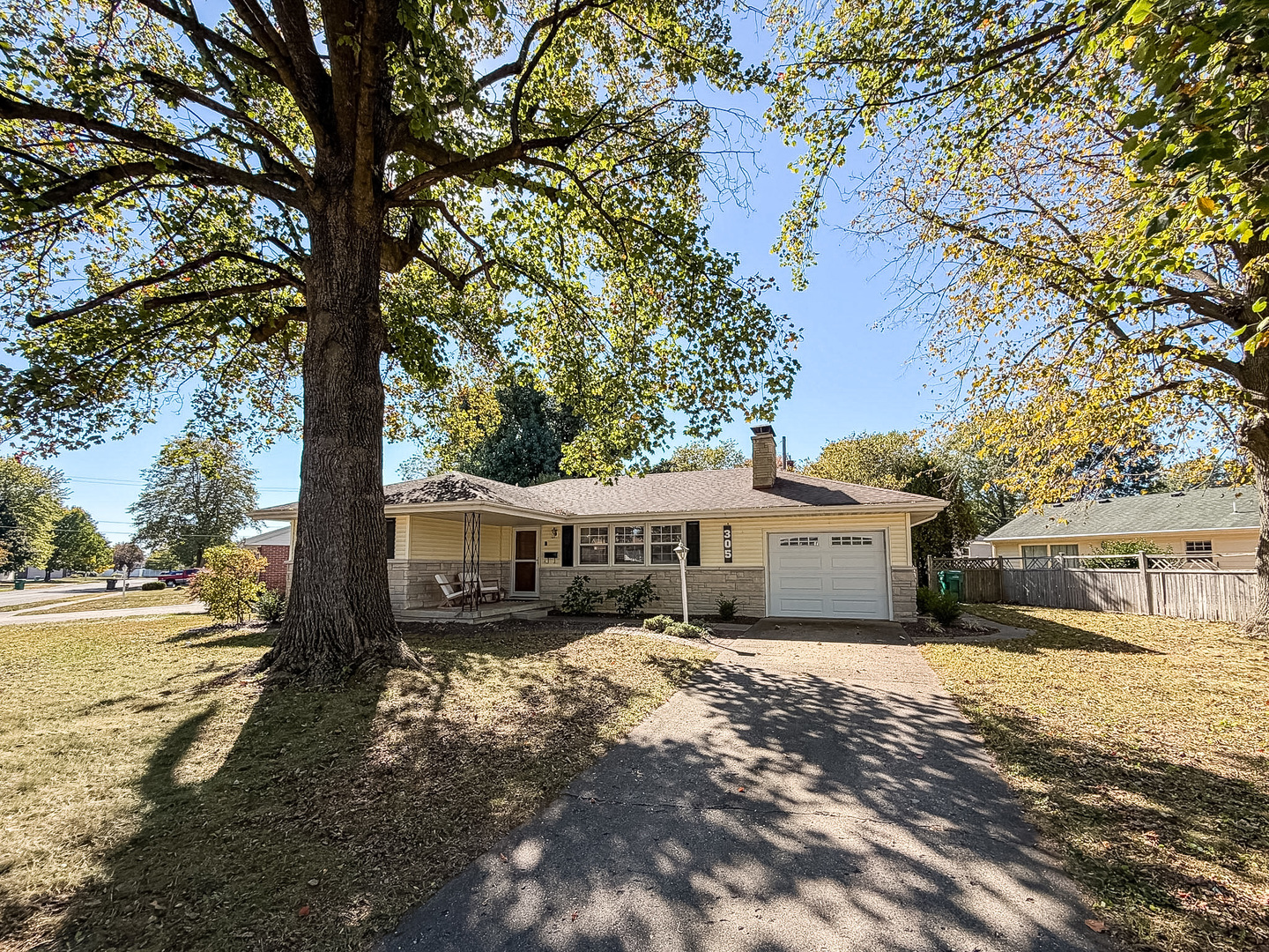 305 Linden Lane Property Photo 1