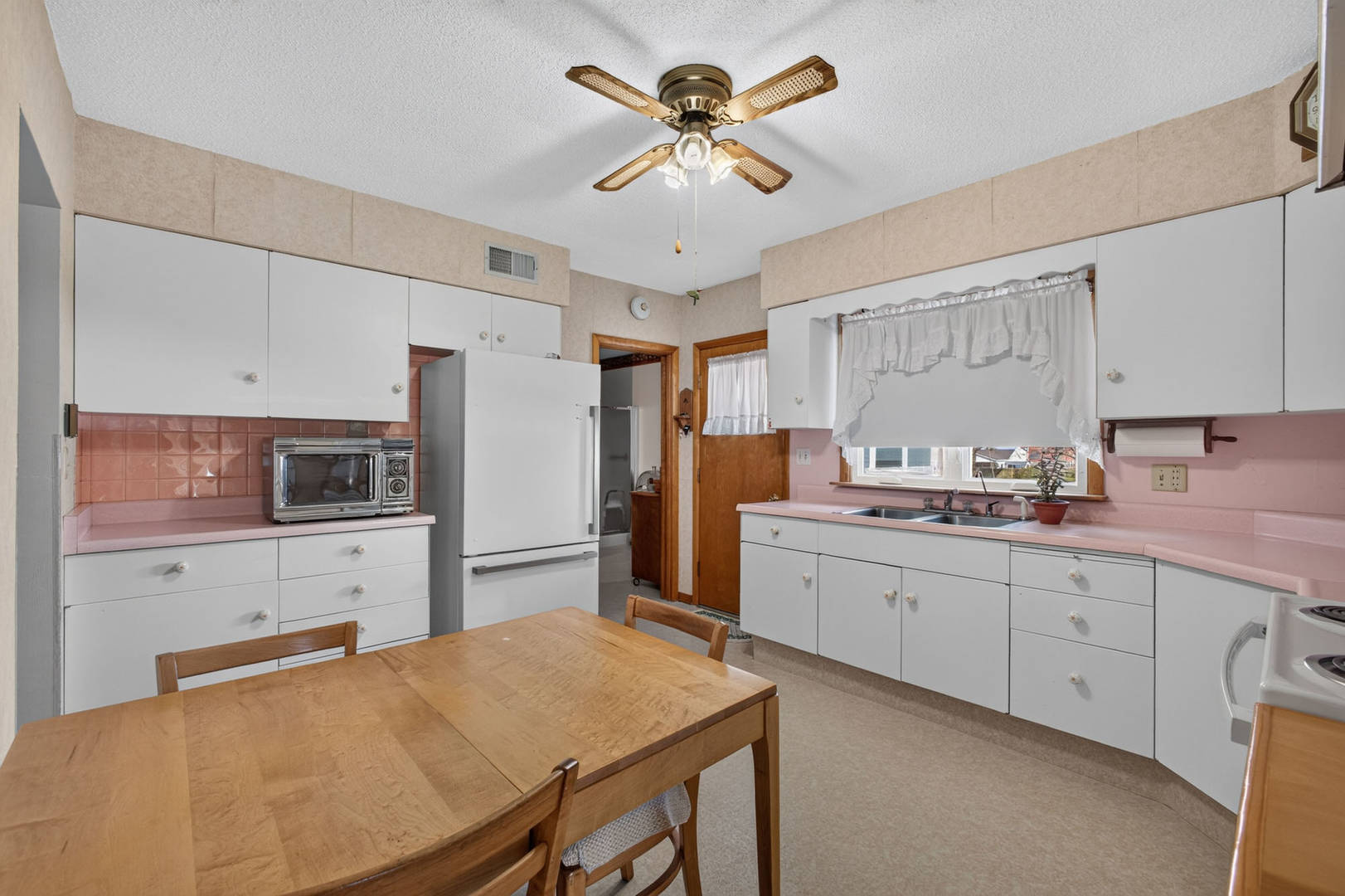 406 3rd Street Property Photo 7
