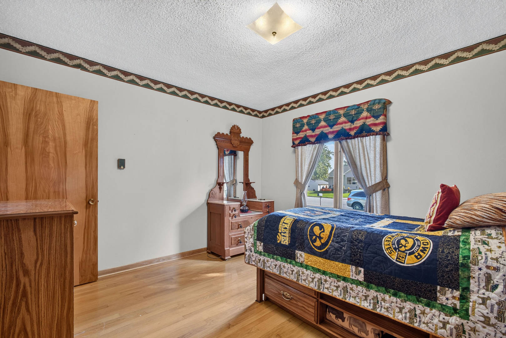 406 3rd Street Property Photo 16