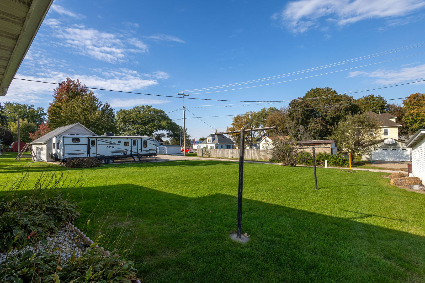 406 3rd Street Property Photo 27