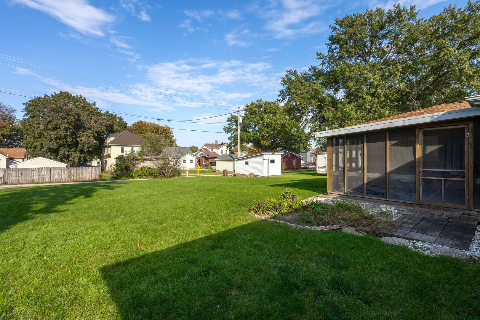 406 3rd Street Property Photo 28