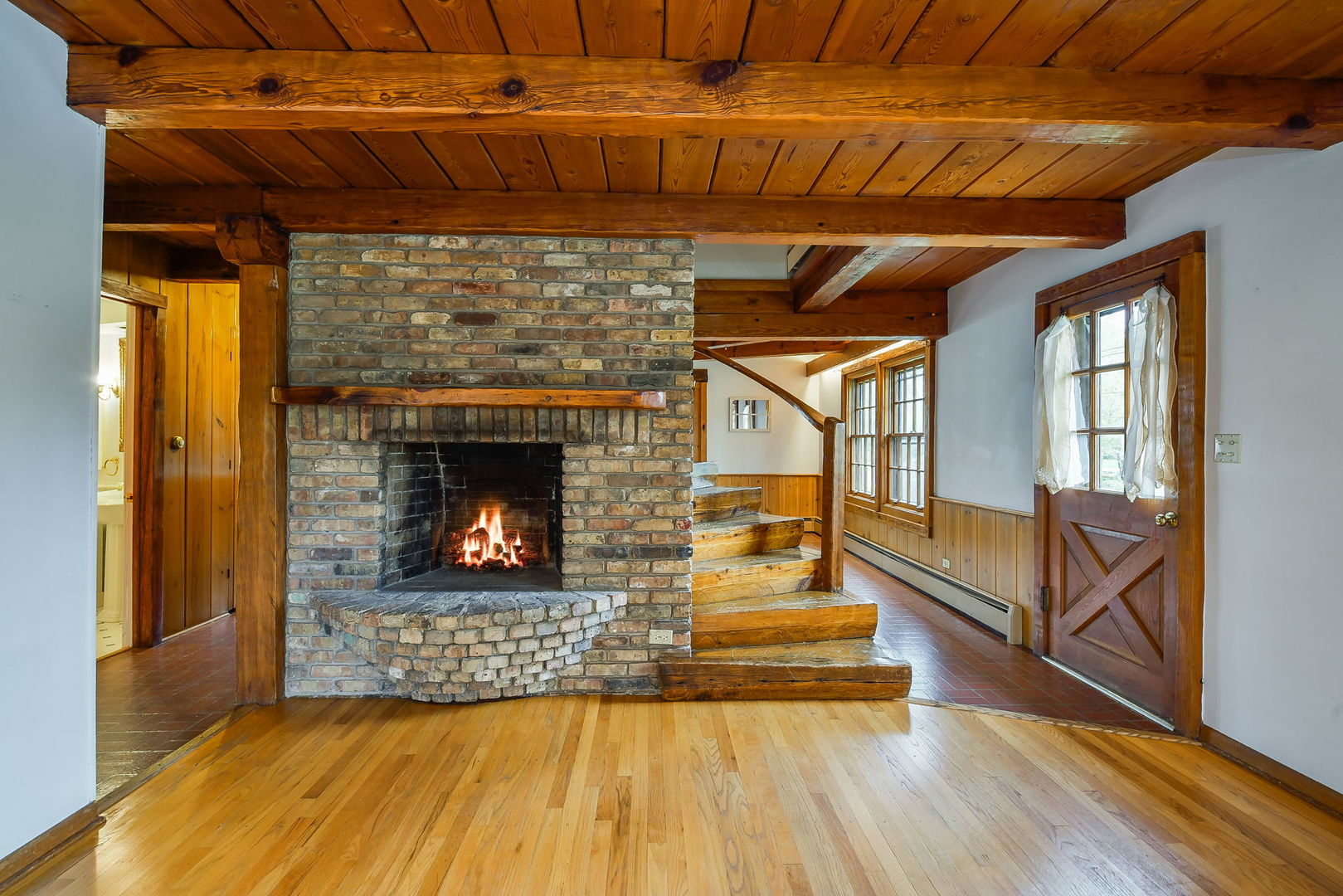426 E Prairie Avenue Property Photo 8