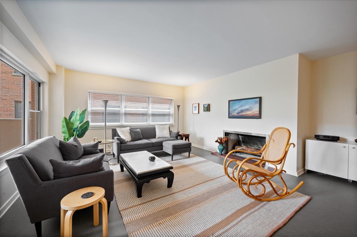 1508 Hinman Avenue 6c Property Photo 8