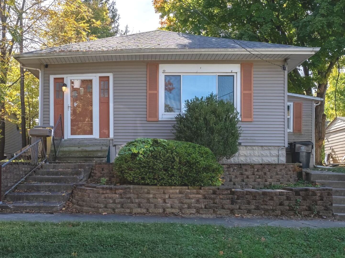 1106 W Taylor Street Property Photo 1