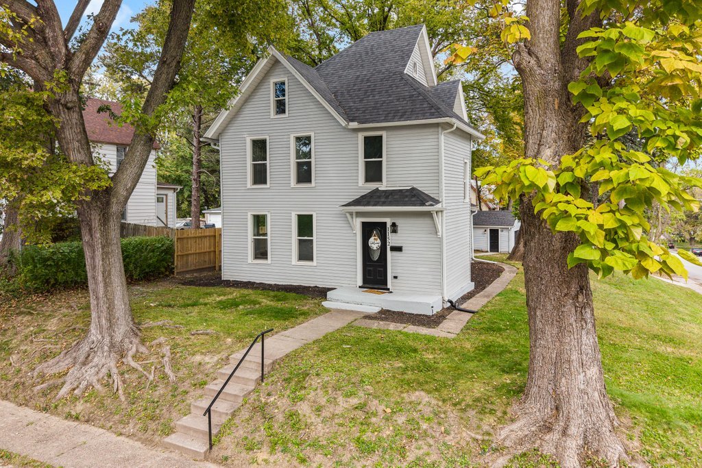 1152 E 13th Street Property Photo 1