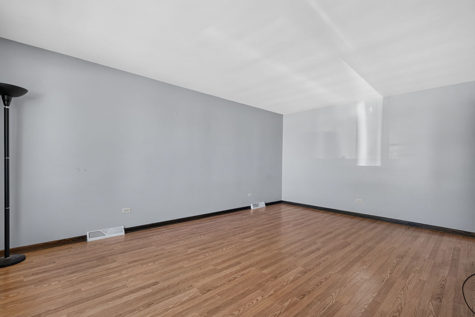 2829 W 101st Street Property Photo 5