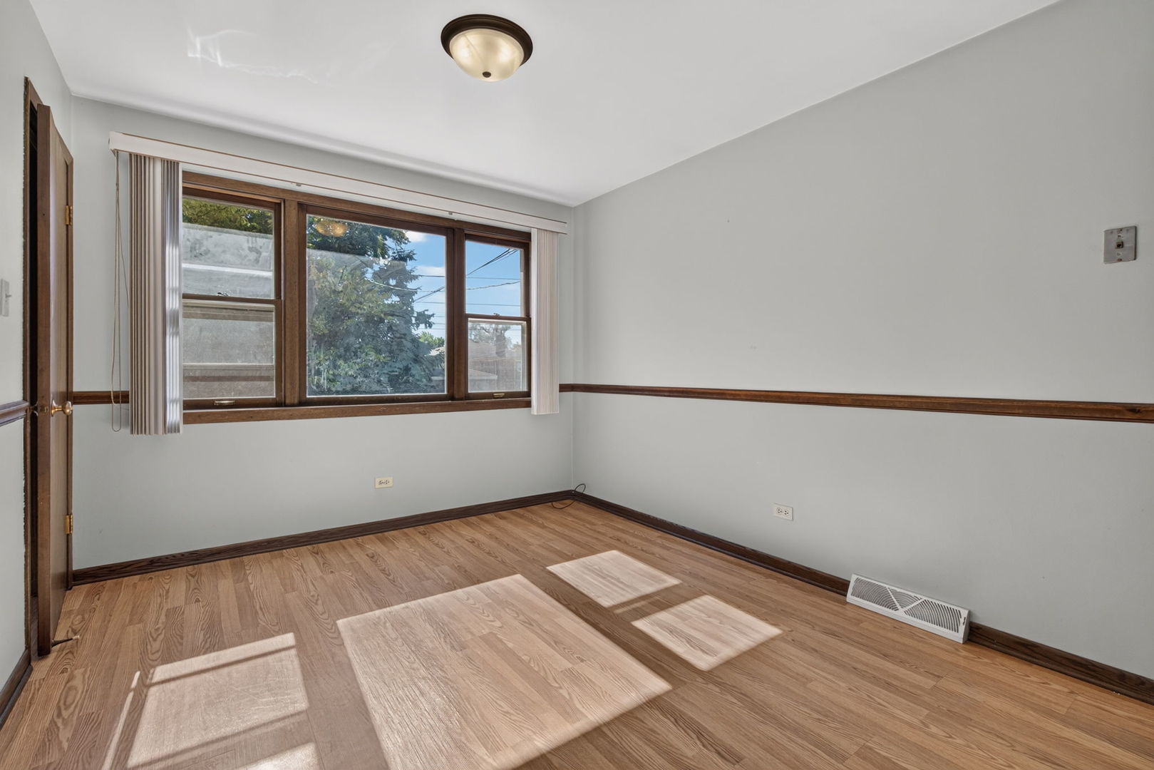 2829 W 101st Street Property Photo 13