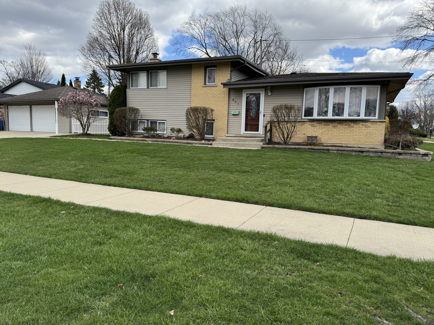 801 E Greenwood Drive Property Photo 1