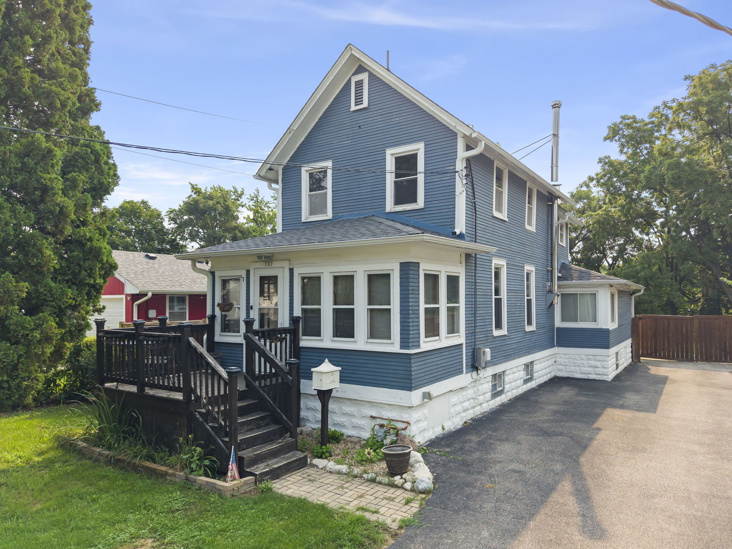 127 S River Street Property Photo 1