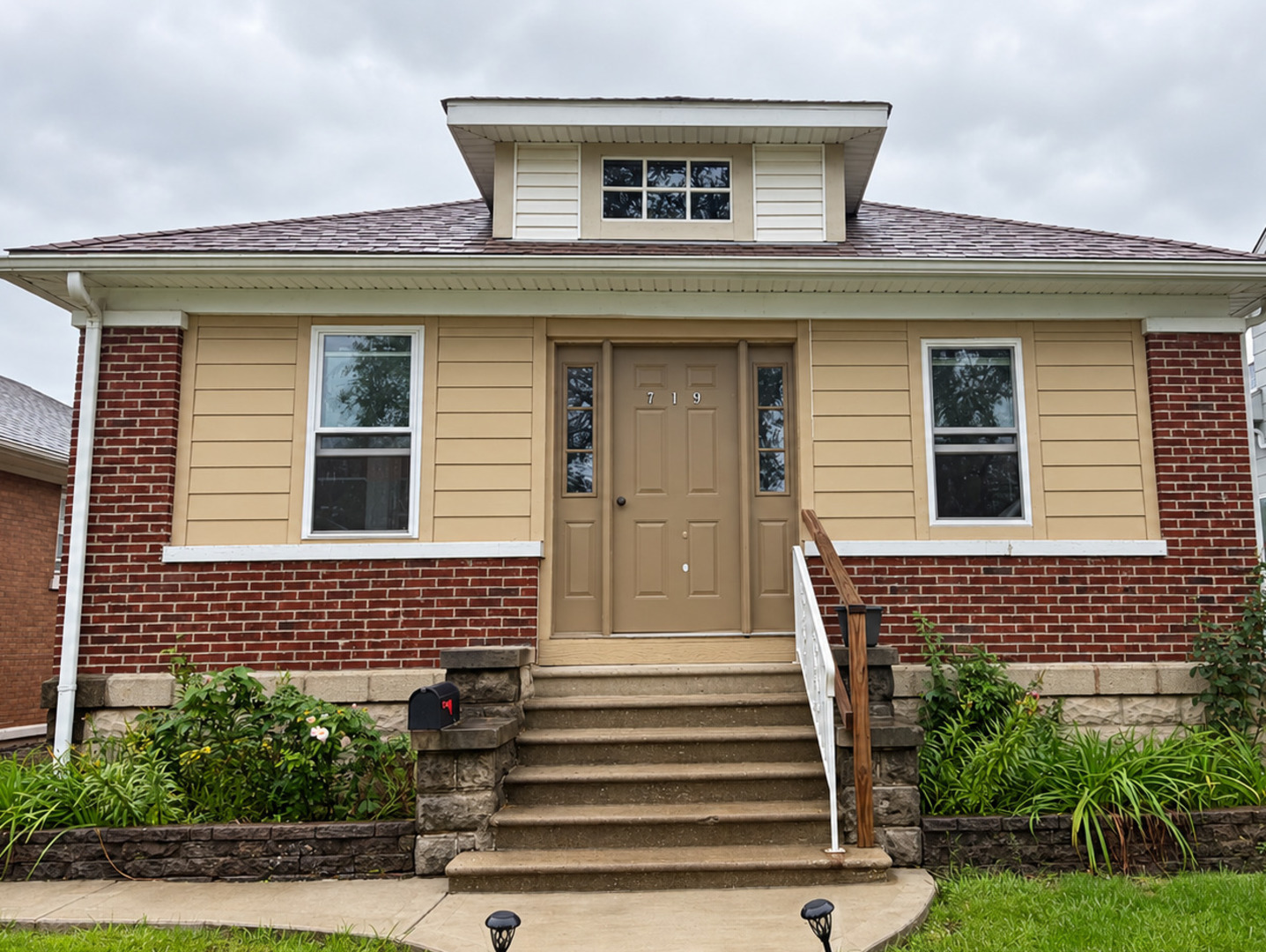719 CLEMENT Street Property Photo 1