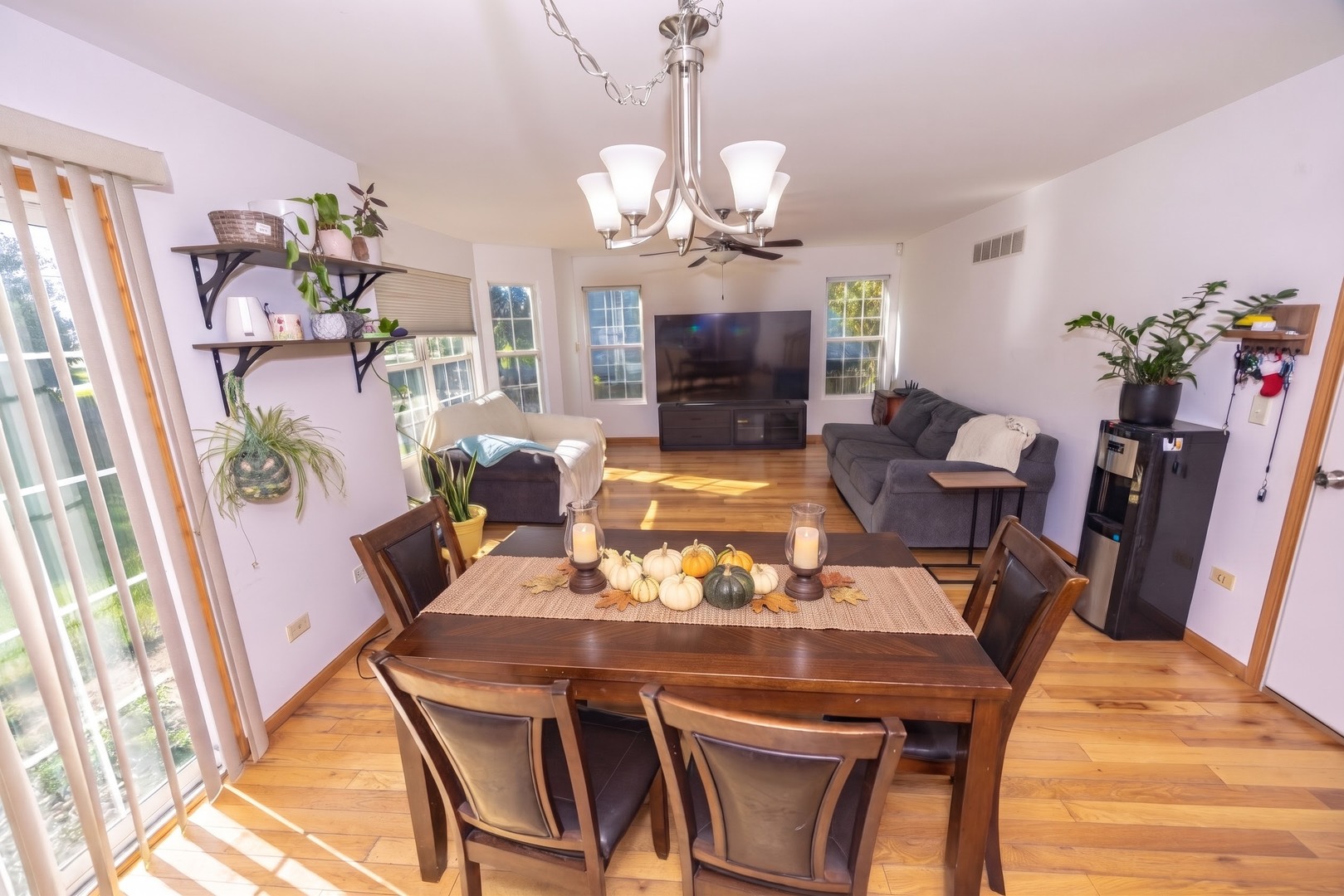 6512 Cascade Ridge Drive Property Photo 7