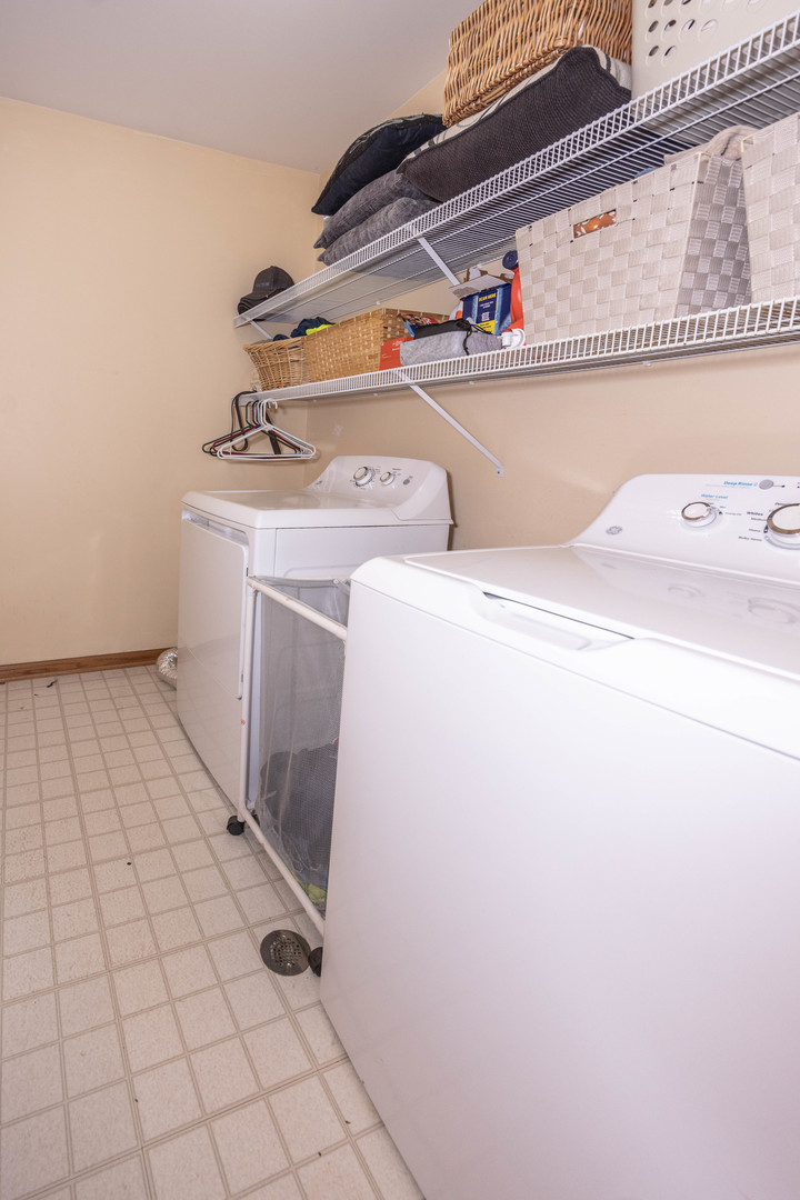 6512 Cascade Ridge Drive Property Photo 9