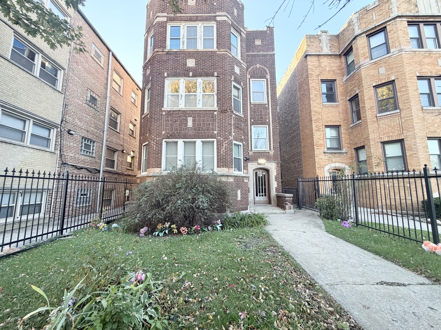 7840 S Jeffery Boulevard 2 Property Photo 1