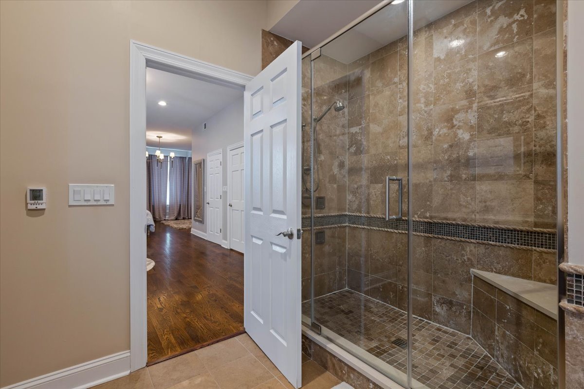 439 E 48th Street Property Photo 18