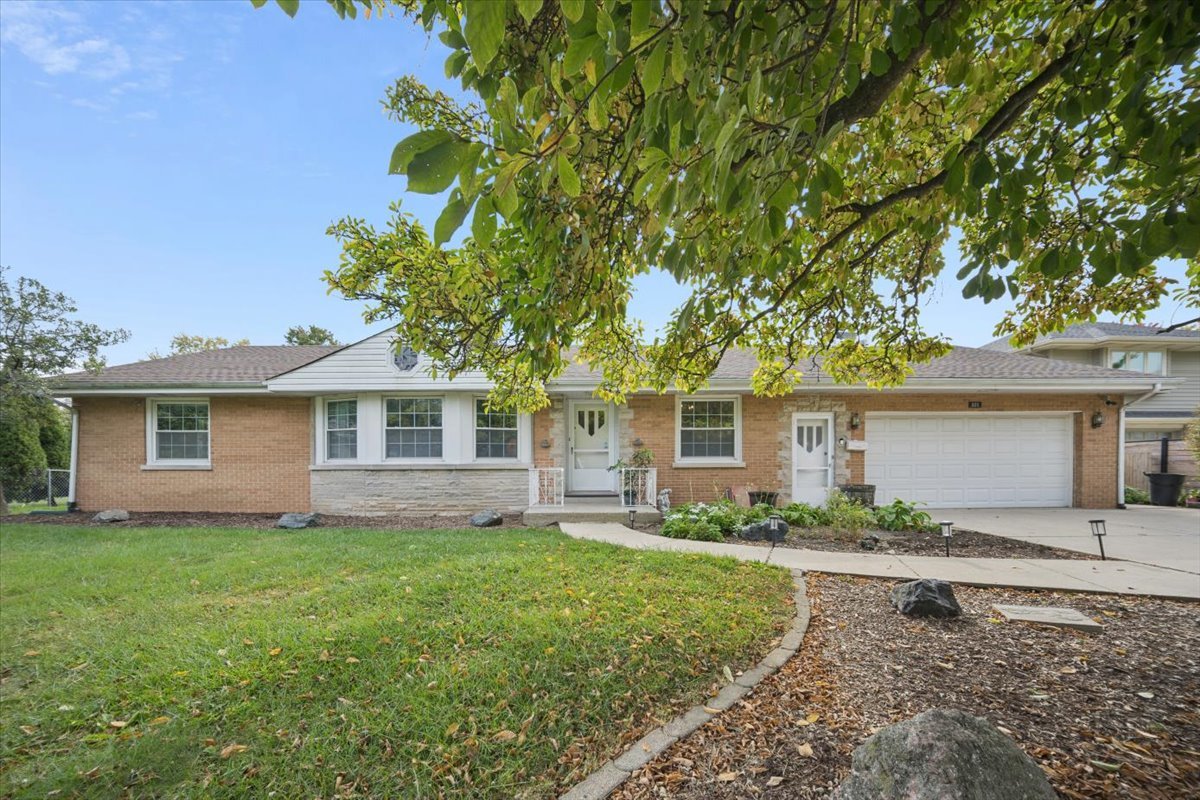 921 Clyde Avenue Property Photo 1