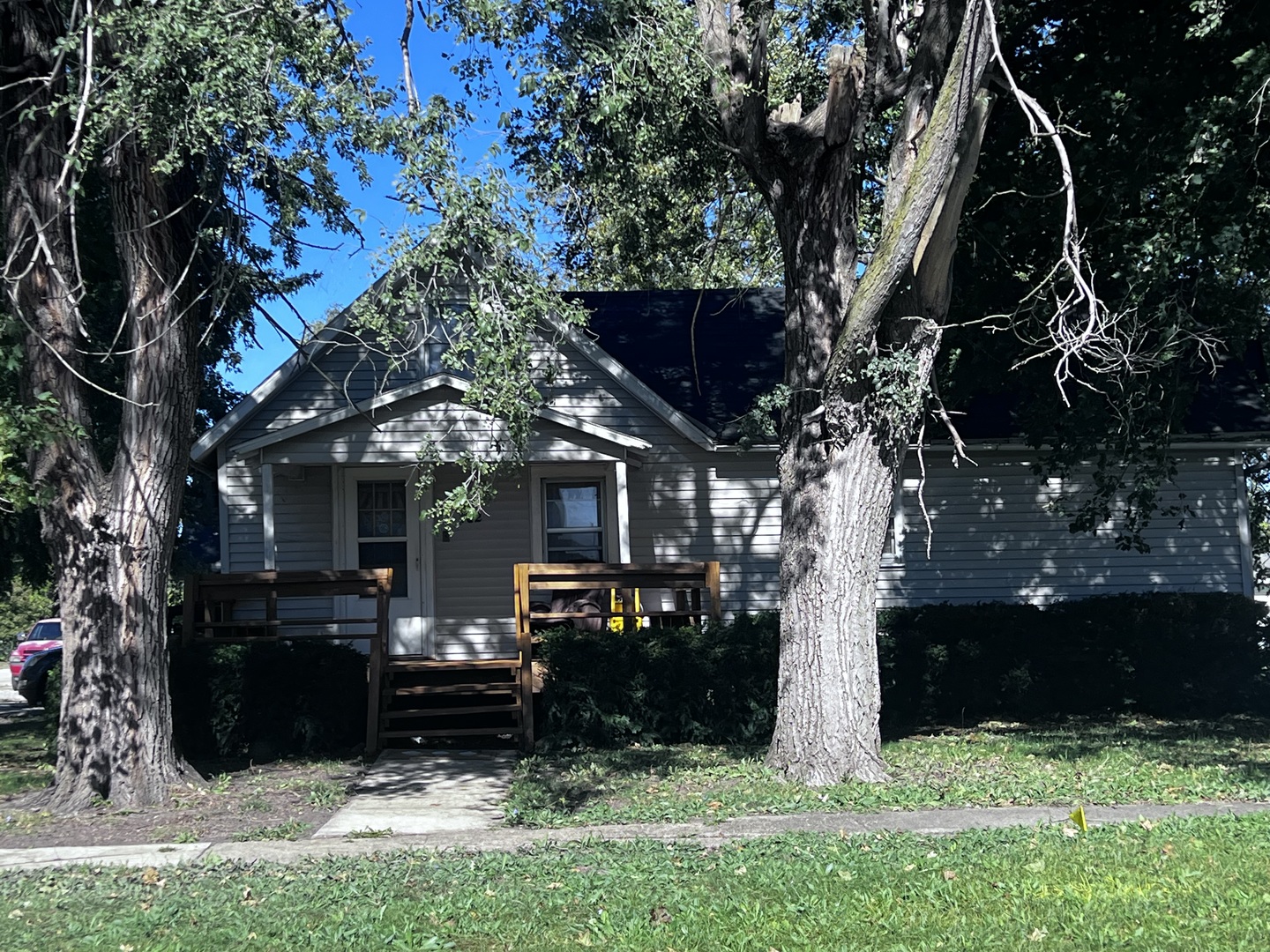 302 S Elm Street Property Photo 1