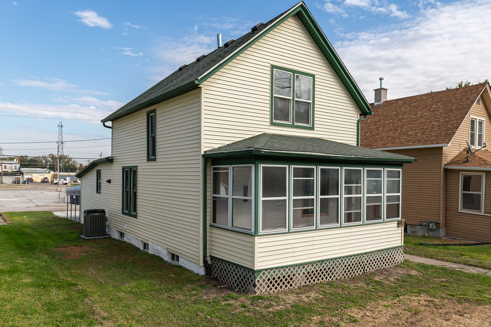 717 17th Avenue Property Photo 1
