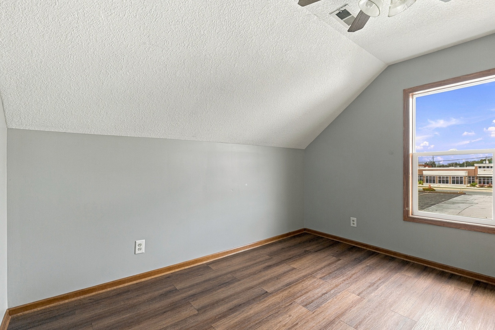 717 17th Avenue Property Photo 33