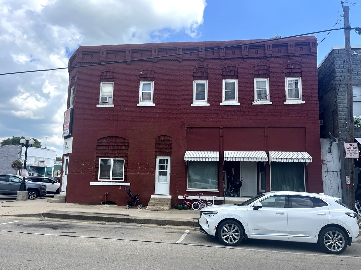 101 S Center Street Property Photo 1