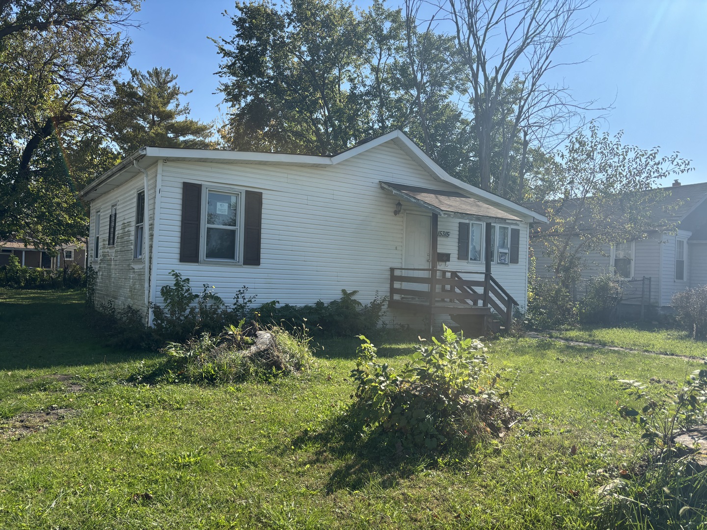15315 Lincoln Avenue Property Photo 2