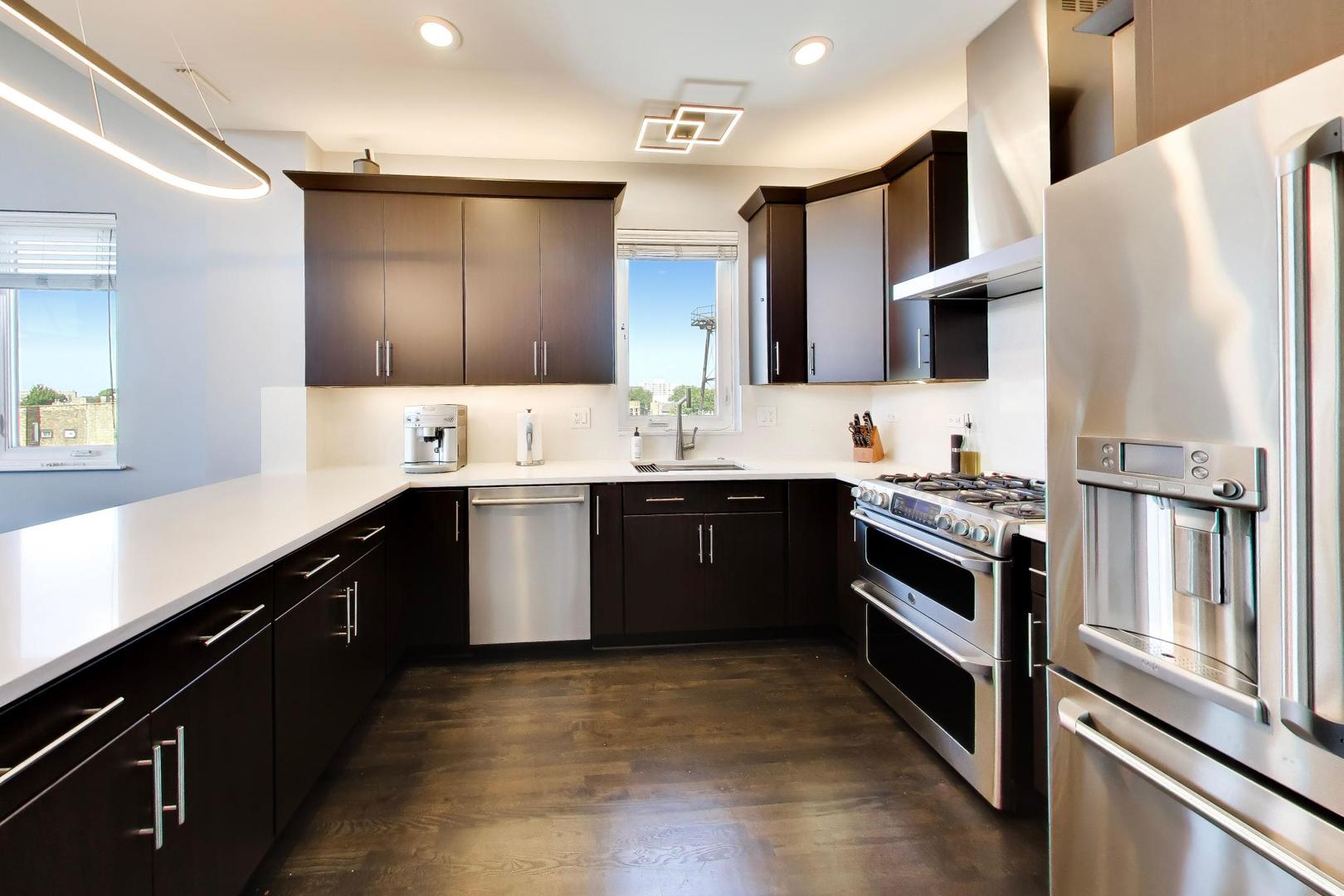 1835 N Milwaukee Avenue 401 Property Photo 3