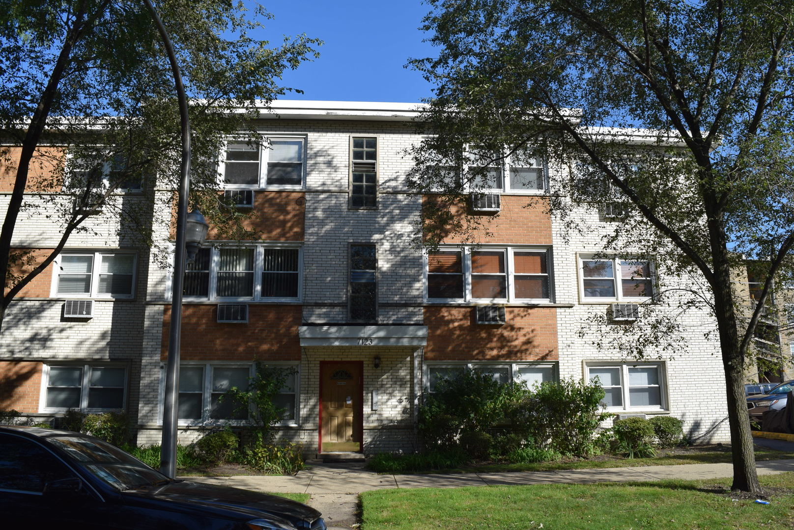 7123 N Damen Avenue 5e Property Photo 1
