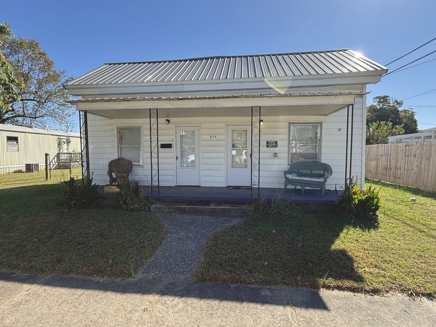 712 Catherine Street Property Photo 1