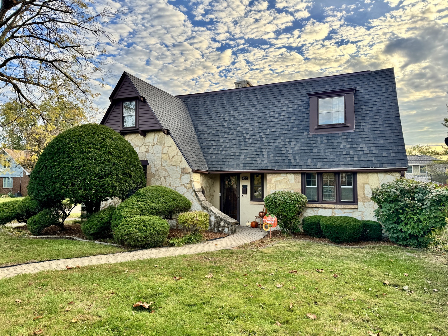 420 Mack Street Property Photo 1