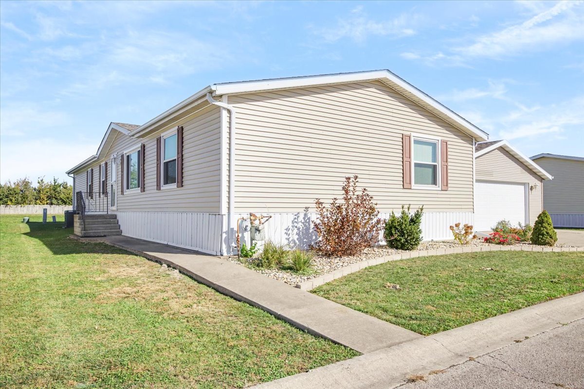 405 Autumn Oaks Road Property Photo 1
