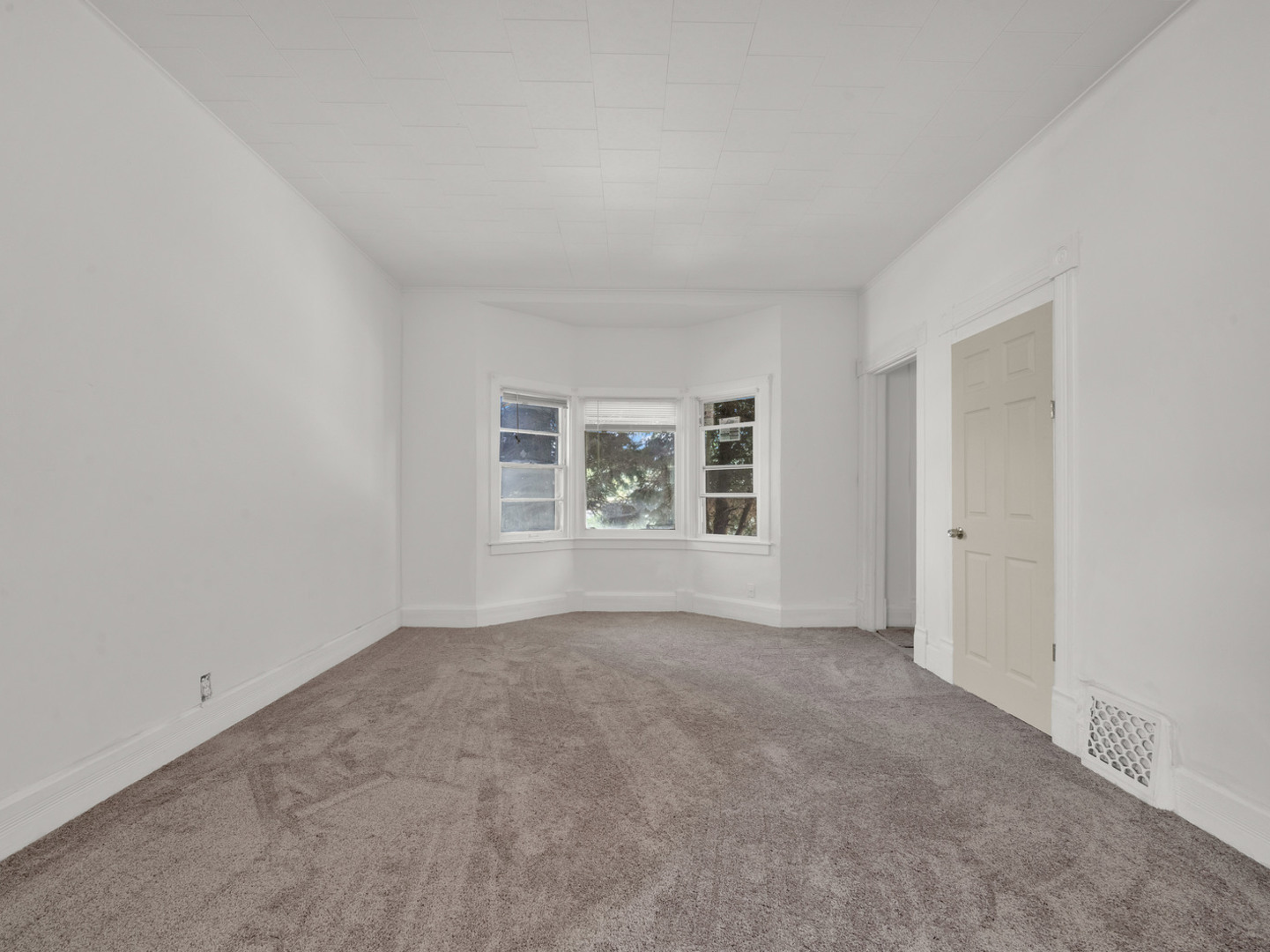 11548 S State Street Property Photo 2