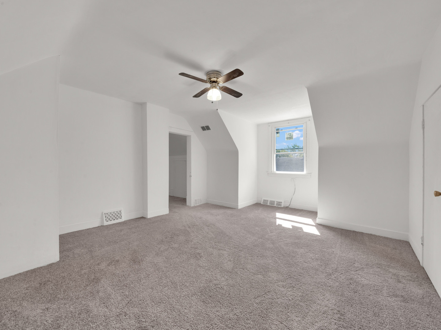11548 S State Street Property Photo 8