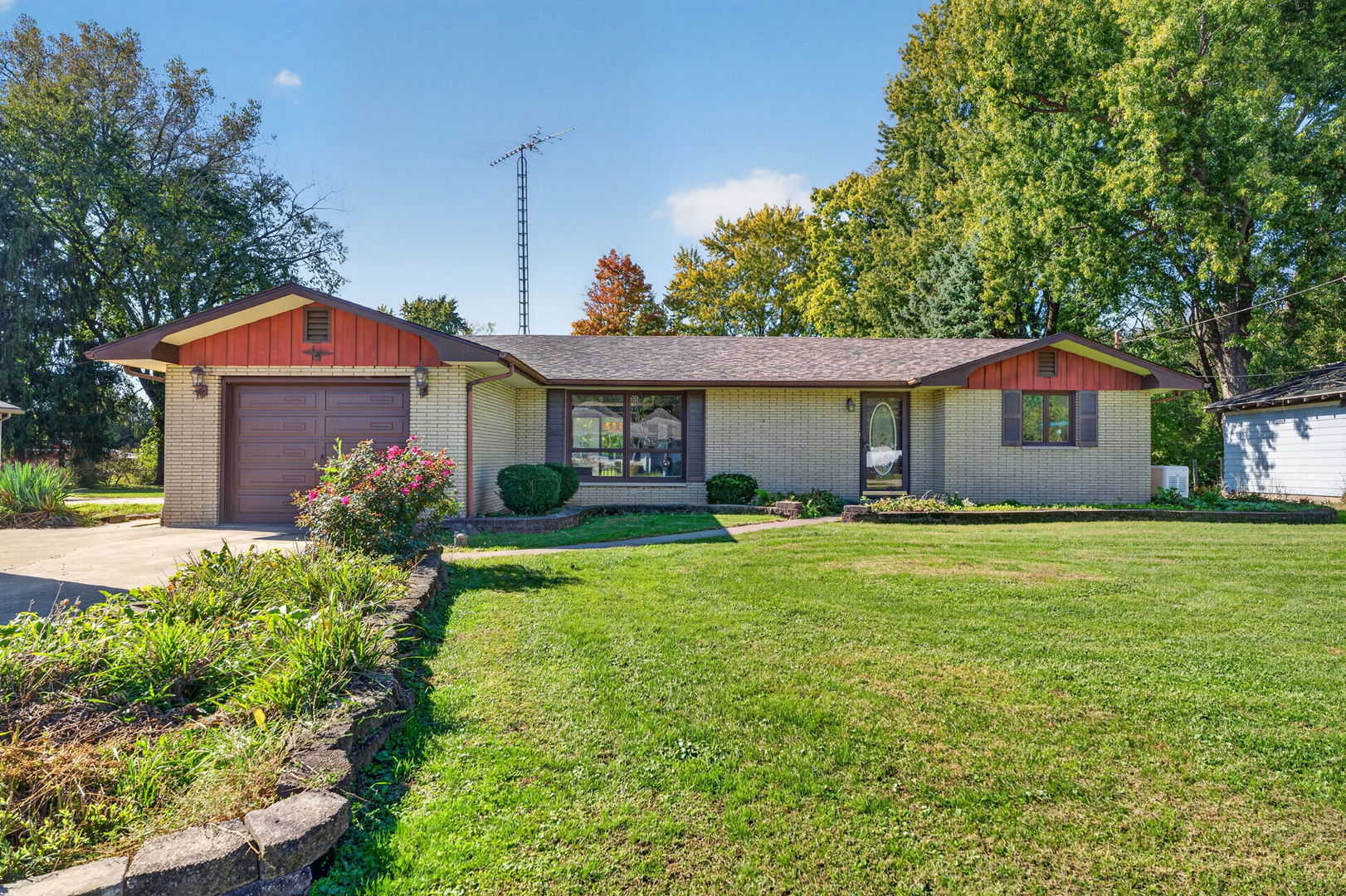6235 Blackberry Drive Property Photo 1
