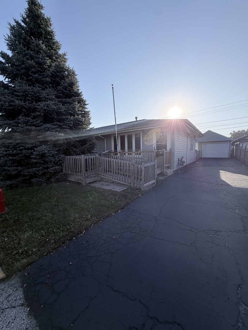 4257 Southwest Highway Property Photo 1