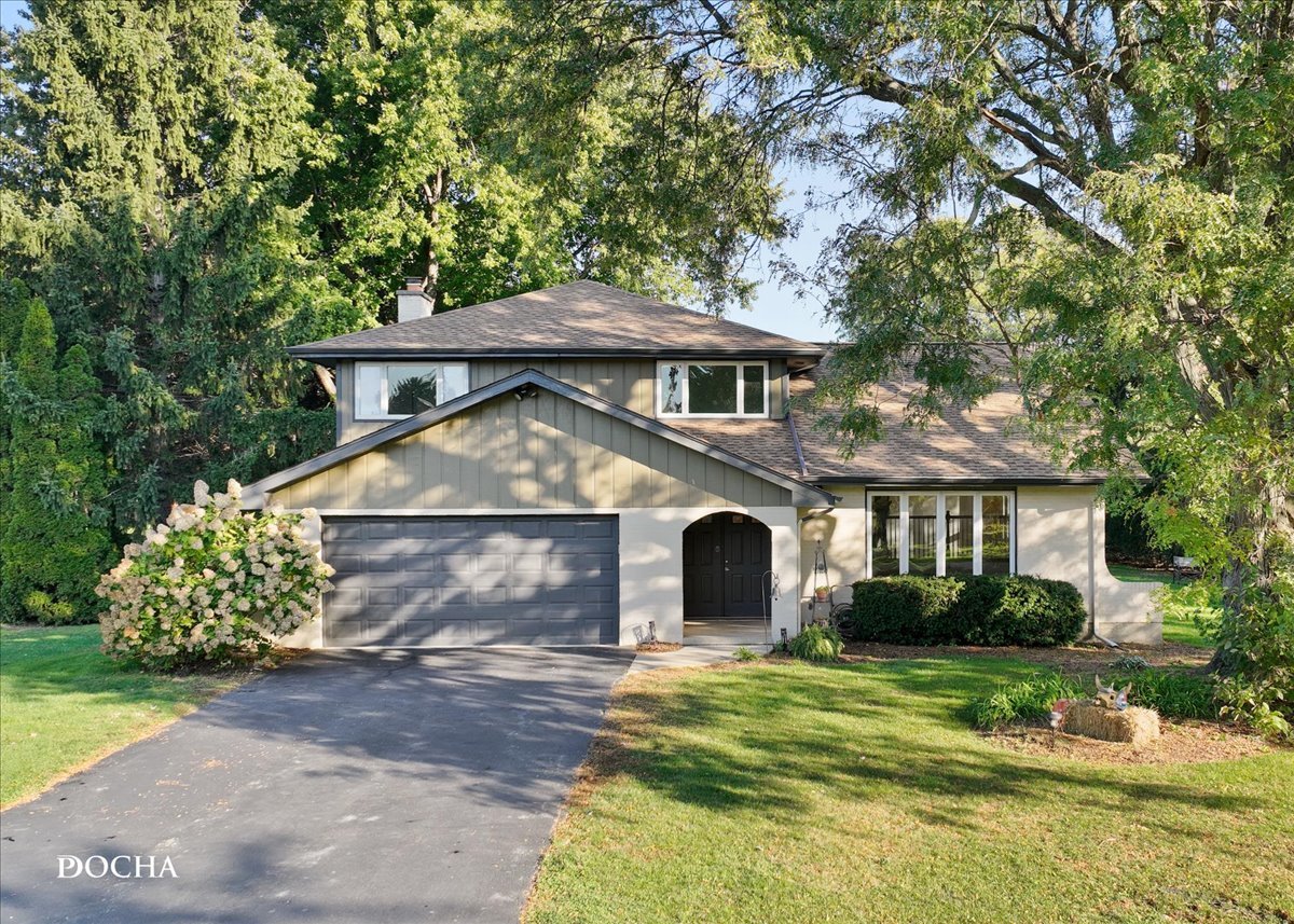 29w178 Spring Lake Drive Property Photo 1