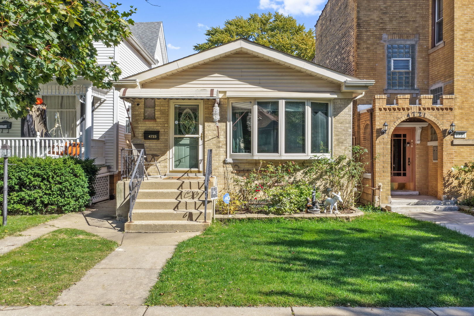 4723 N Kilbourn Avenue Property Photo 1