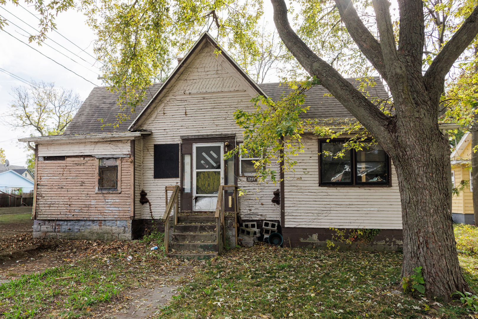 1254 E Bourbonnais Street Property Photo 1