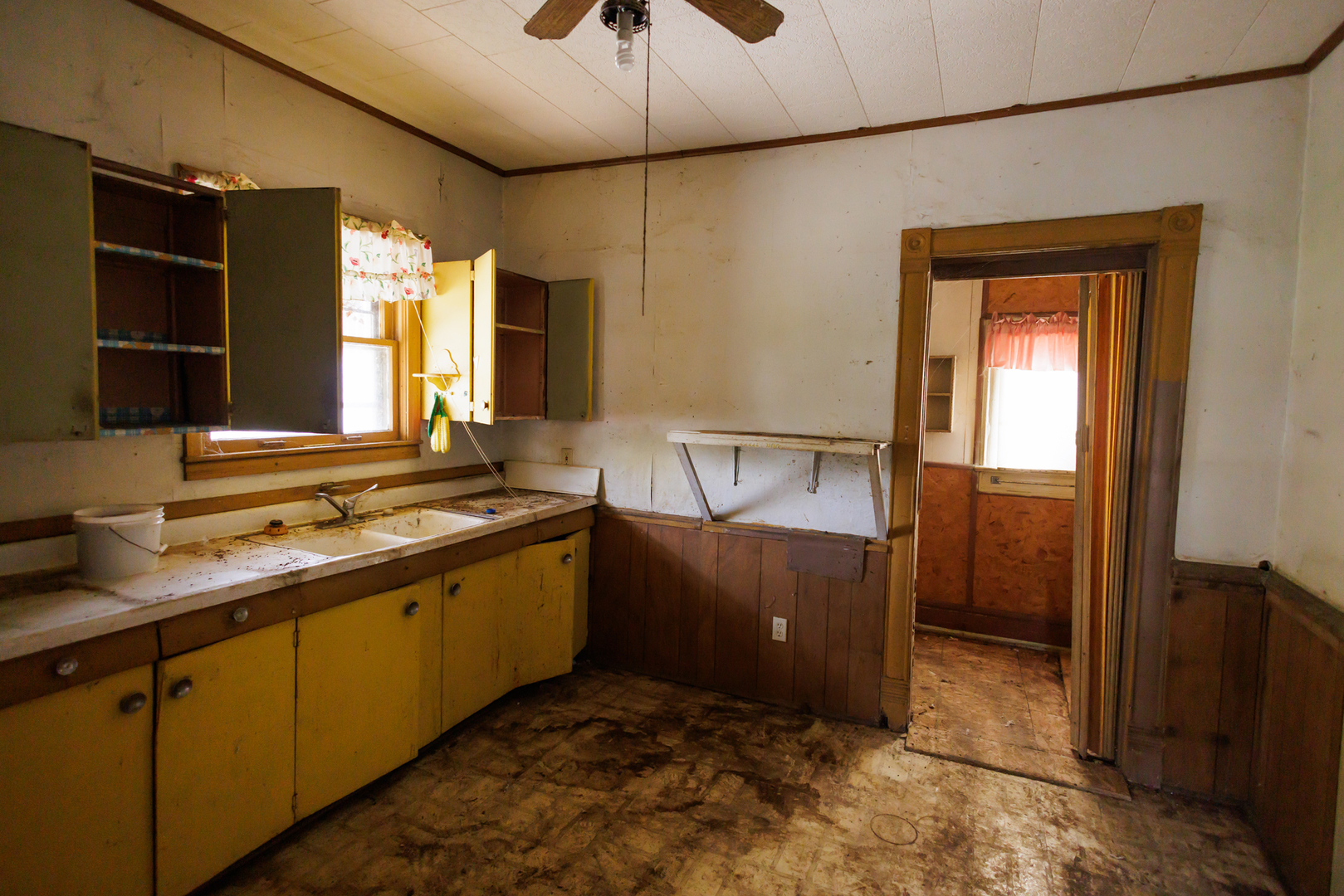 1254 E Bourbonnais Street Property Photo 3