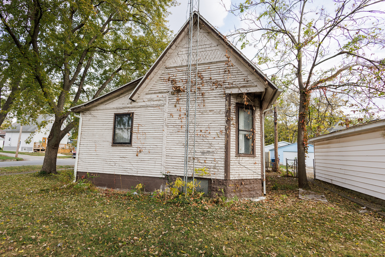 1254 E Bourbonnais Street Property Photo 22